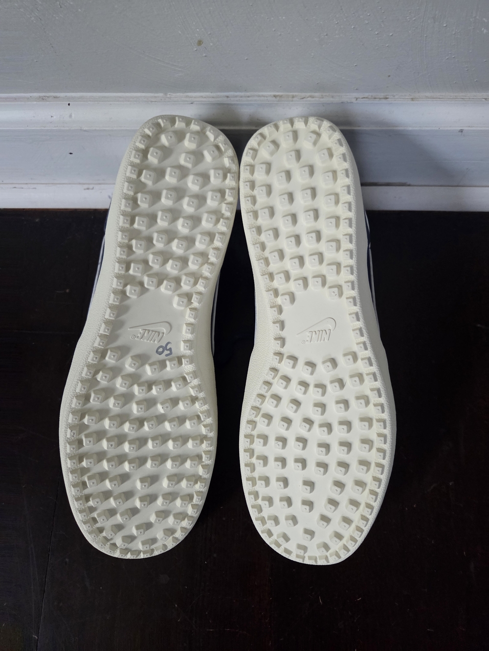 Nike Men's Navy Blue and White Athletic Sneakers - Picture 2 of 5